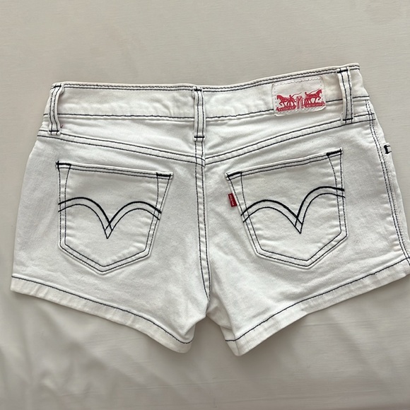 Levi’s Jean Shorts - Picture 5 of 5